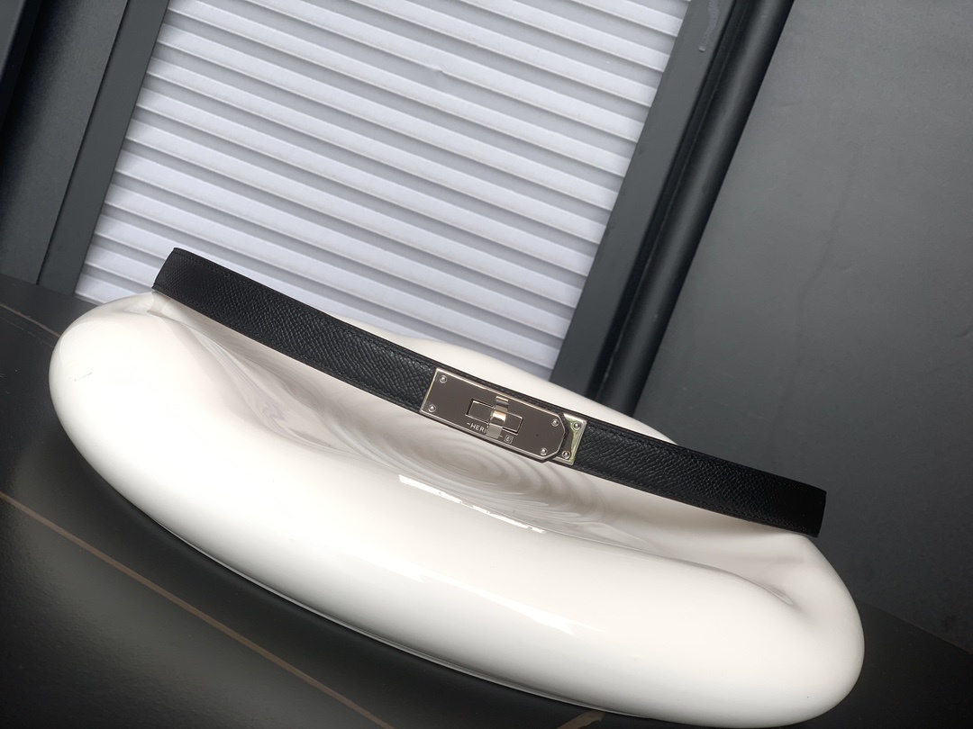 Hermes Kelly 18 Belt in Black Epsom Leather with Silver Hardware