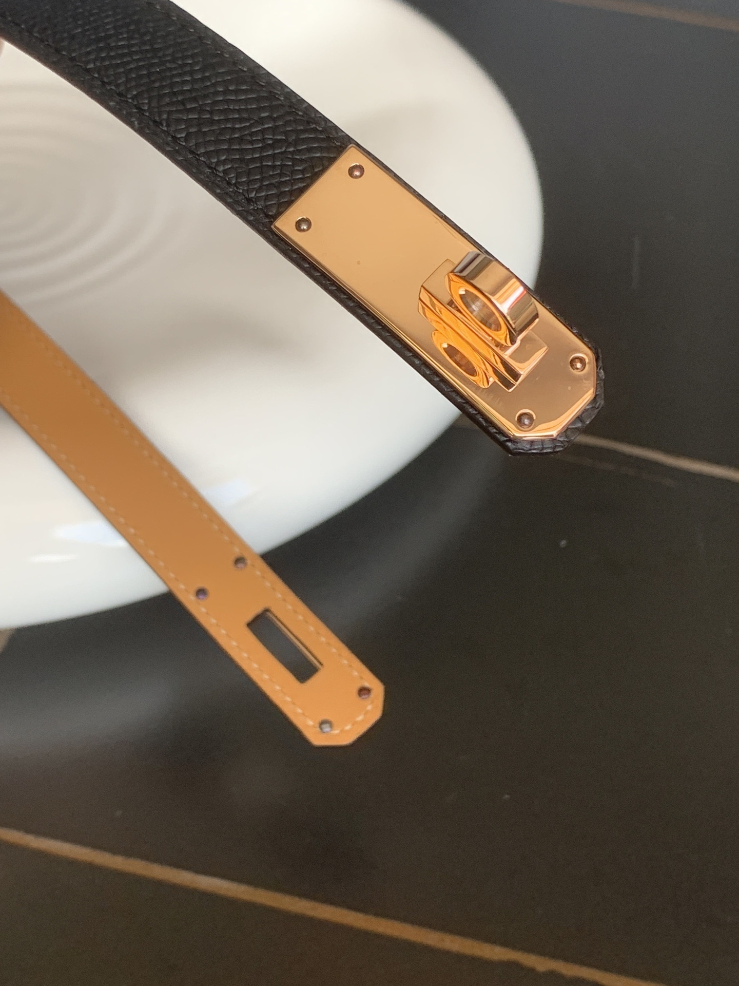 Women's Adjustable Textured Leather Belt with Elegant Gold Buckle