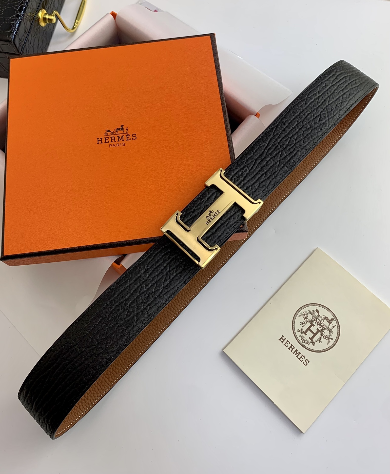 Hermès Reversible H Buckle Leather Belt - Black and Gold