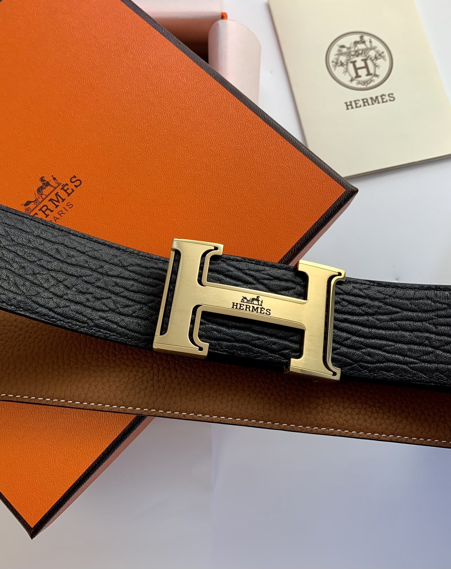 Hermès Reversible H Buckle Leather Belt - Black and Gold