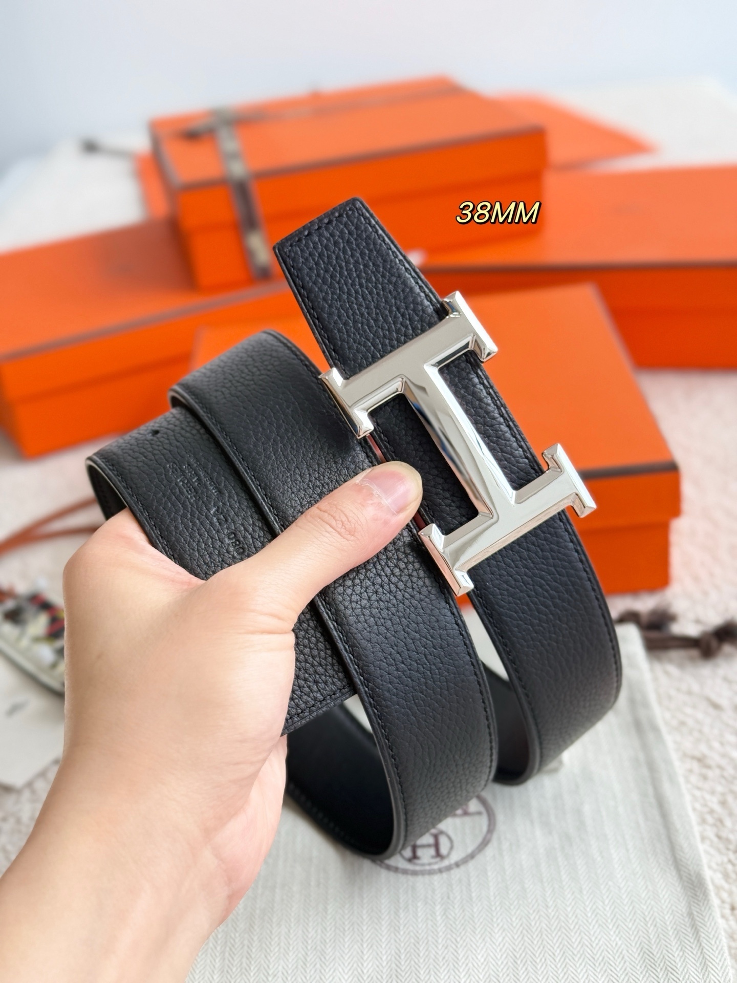 Hermes H 5382 Buckle & Reversible Leather Strap 38mm - Men's Belt