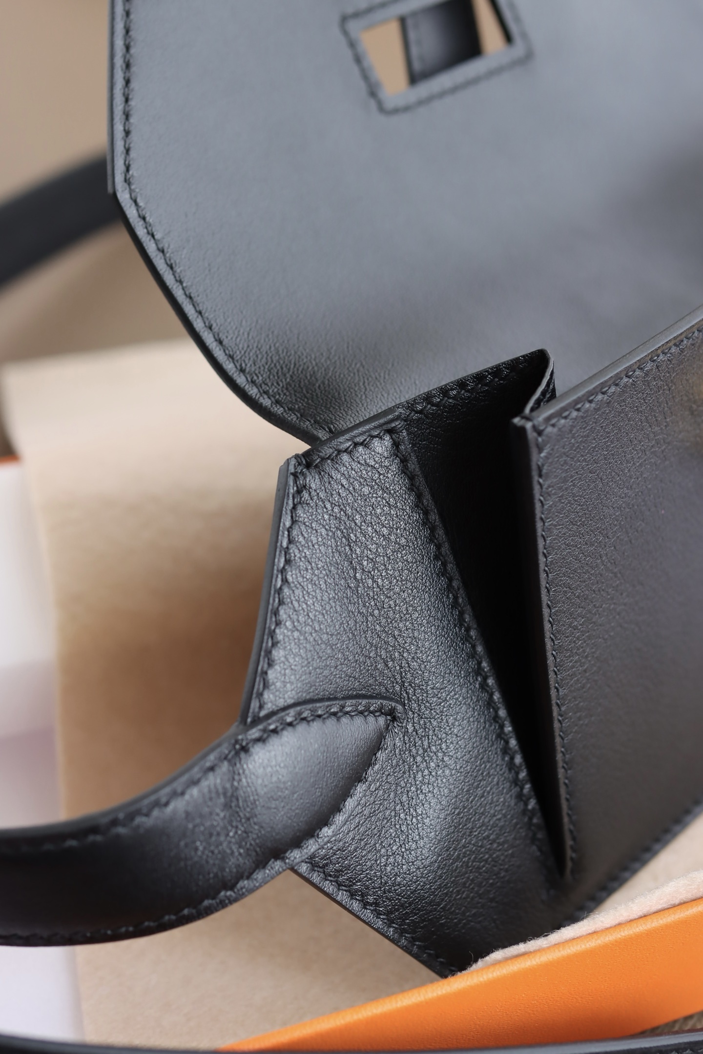 Luxury Black Leather Belt Bag with Gold H Buckle - Chic Waist Pack