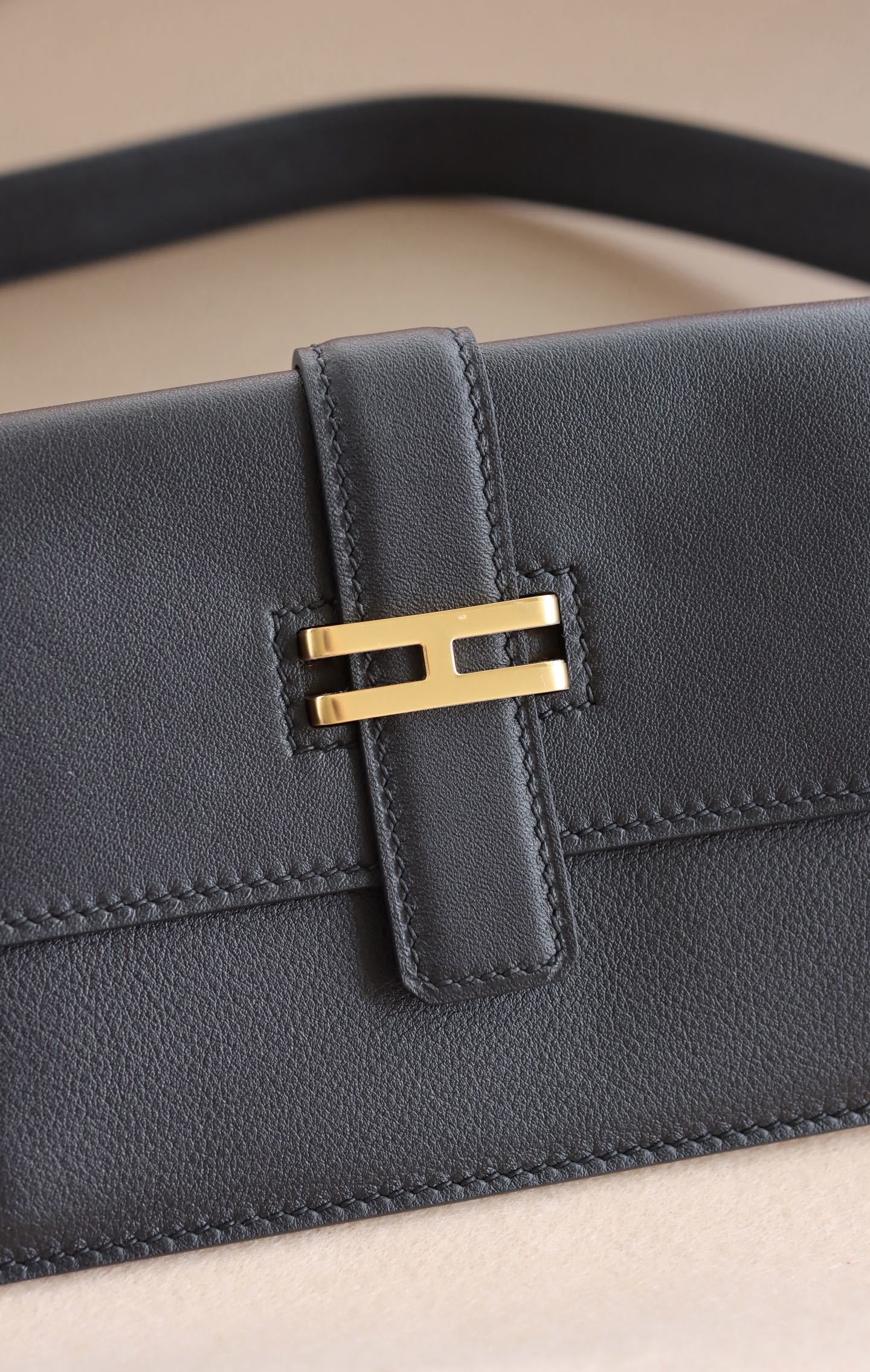 Luxury Black Leather Belt Bag with Gold H Buckle - Chic Waist Pack