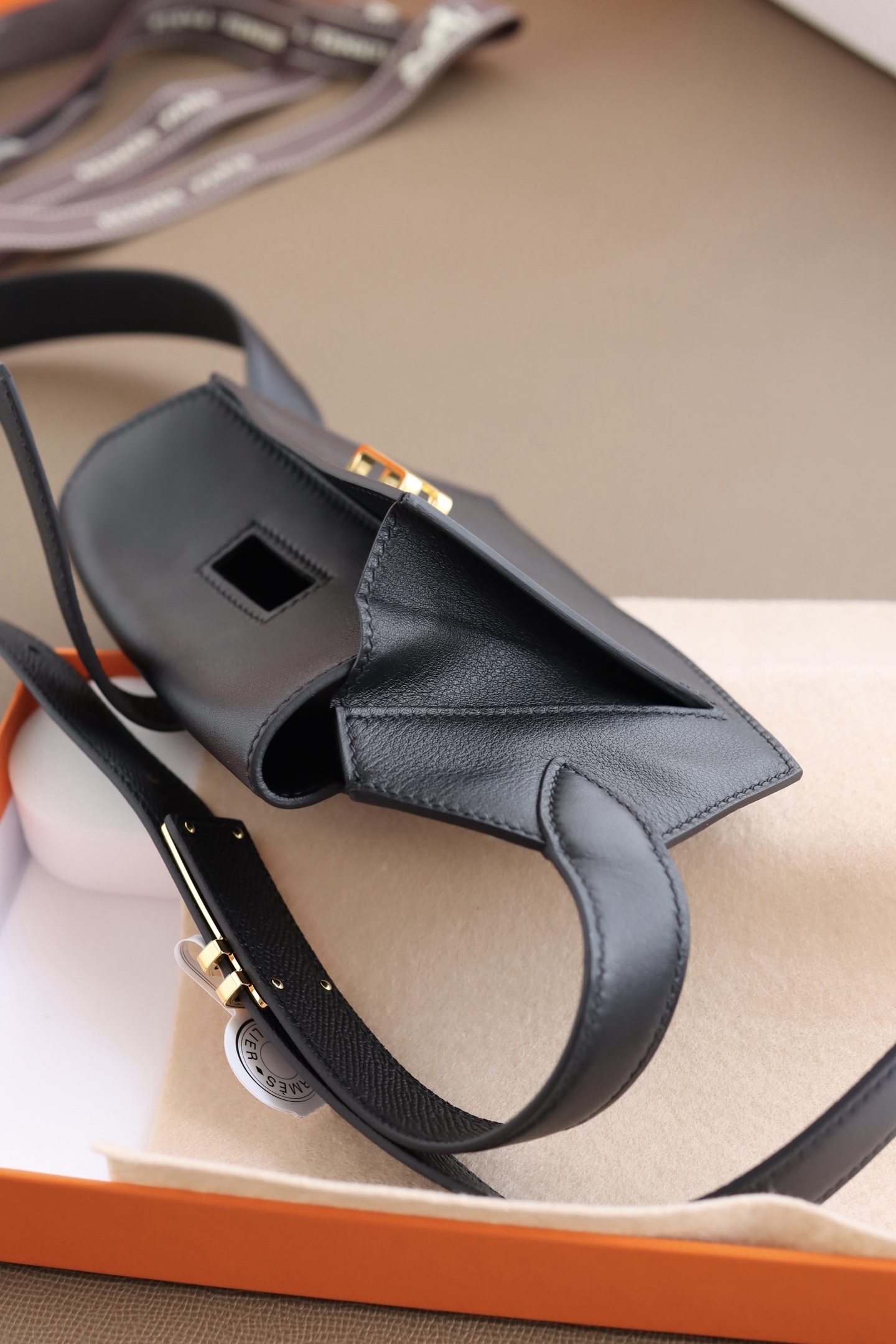 Luxury Black Leather Belt Bag with Gold H Buckle - Chic Waist Pack