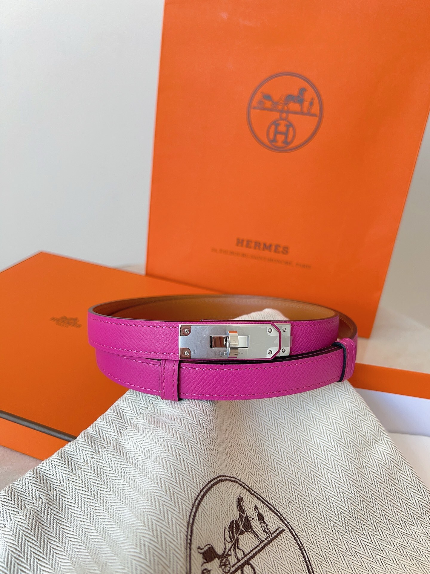Hermes Kelly Double Tour Bracelet Pink Leather Gold Hardware