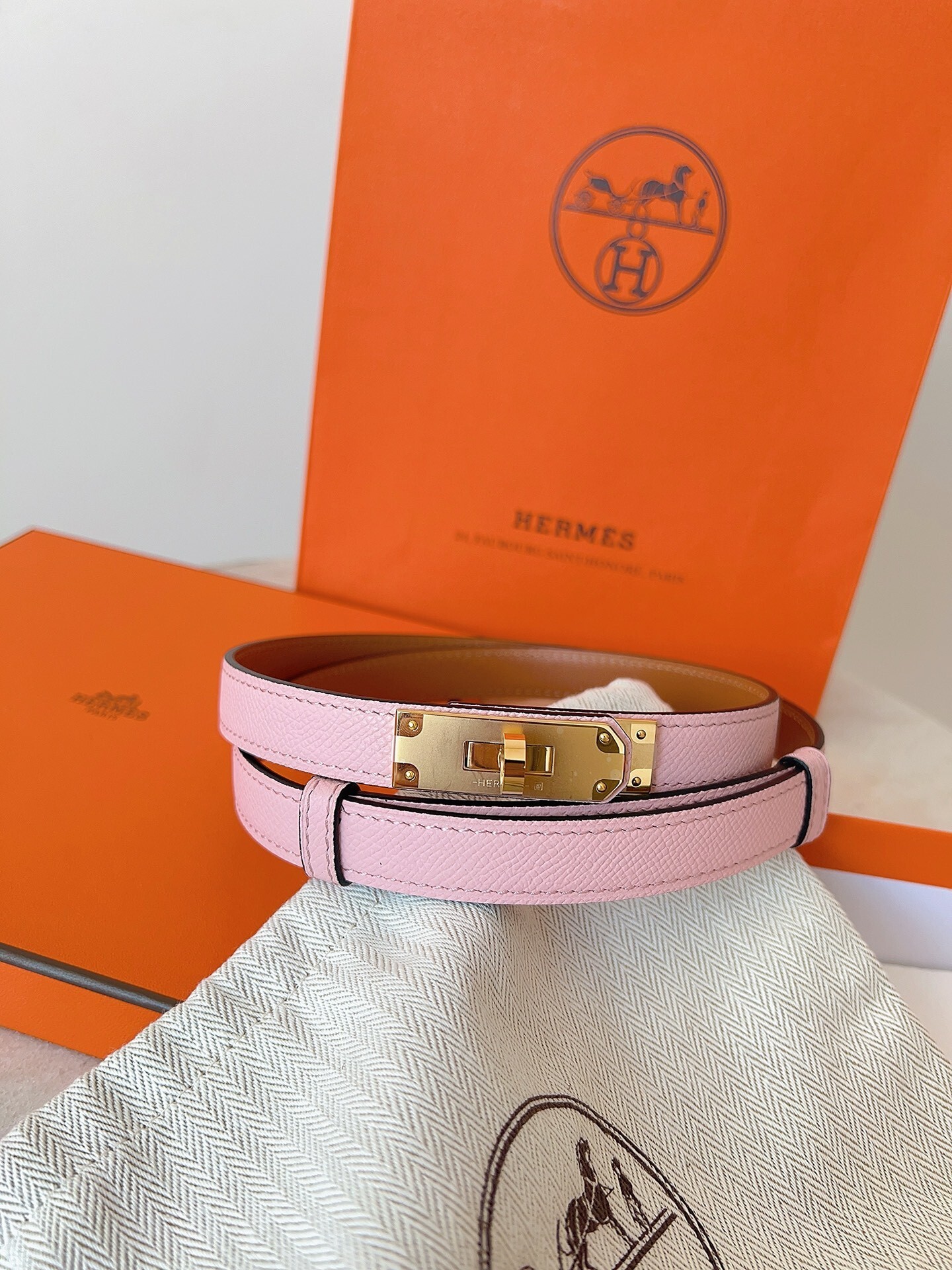 Hermès Kelly Bag Leather Strap - Pink Epsom with Gold Hardware