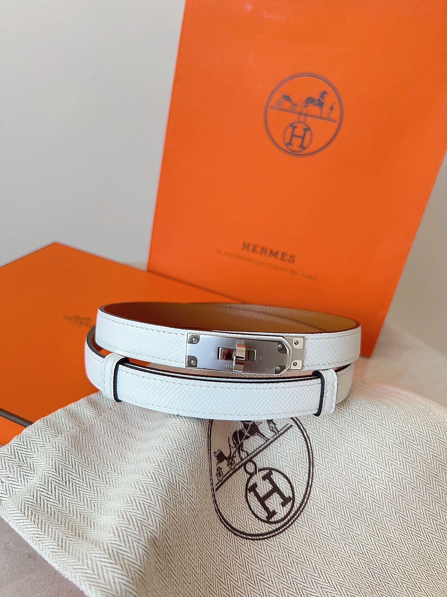 Hermès Kelly Double Tour Bracelet White Epsom Leather Gold Hardware