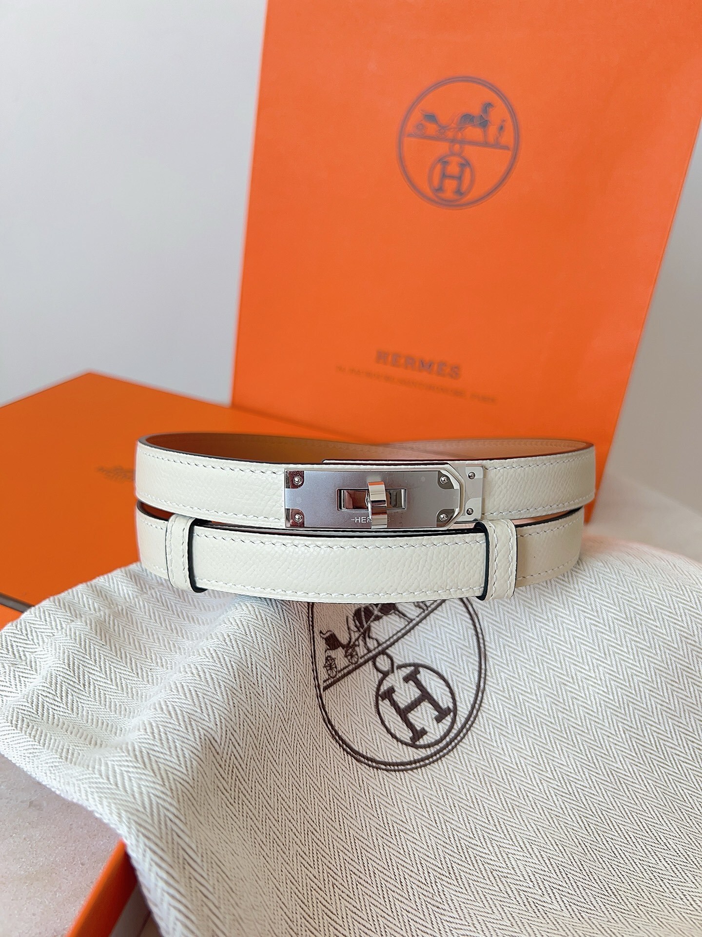 Hermes Kelly Double Tour Bracelet - White Leather & Gold Hardware