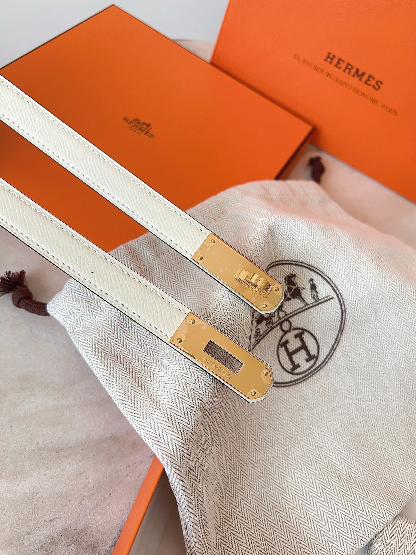 Hermes Kelly Double Tour Bracelet - White Leather & Gold Hardware