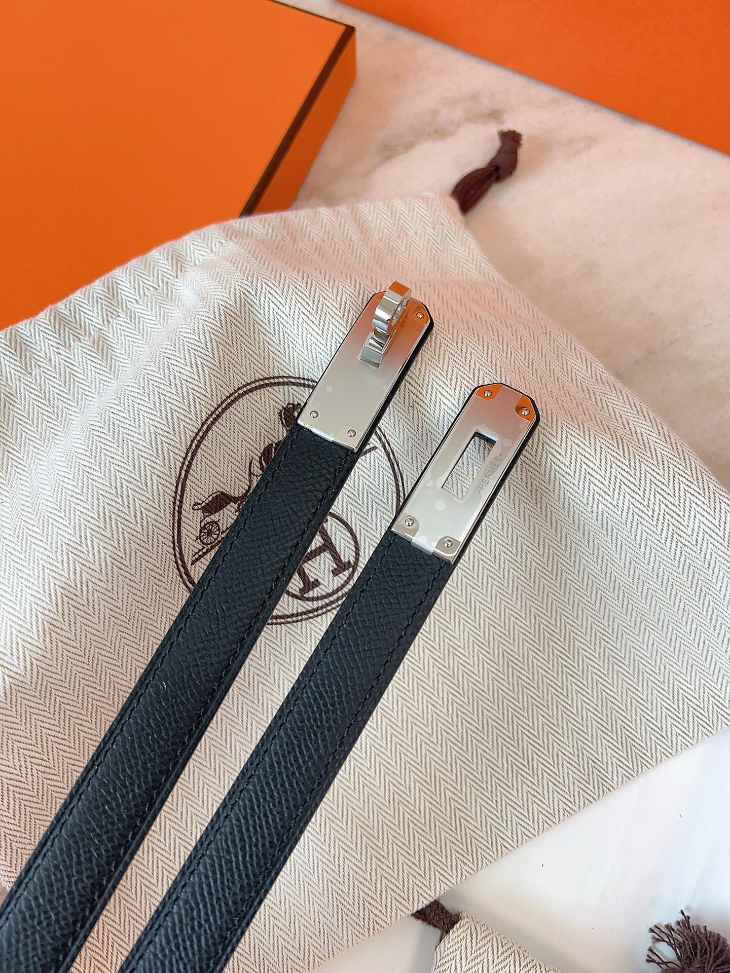 Hermès Kelly 18 Belt - Black Epsom Leather with Gold Hardware