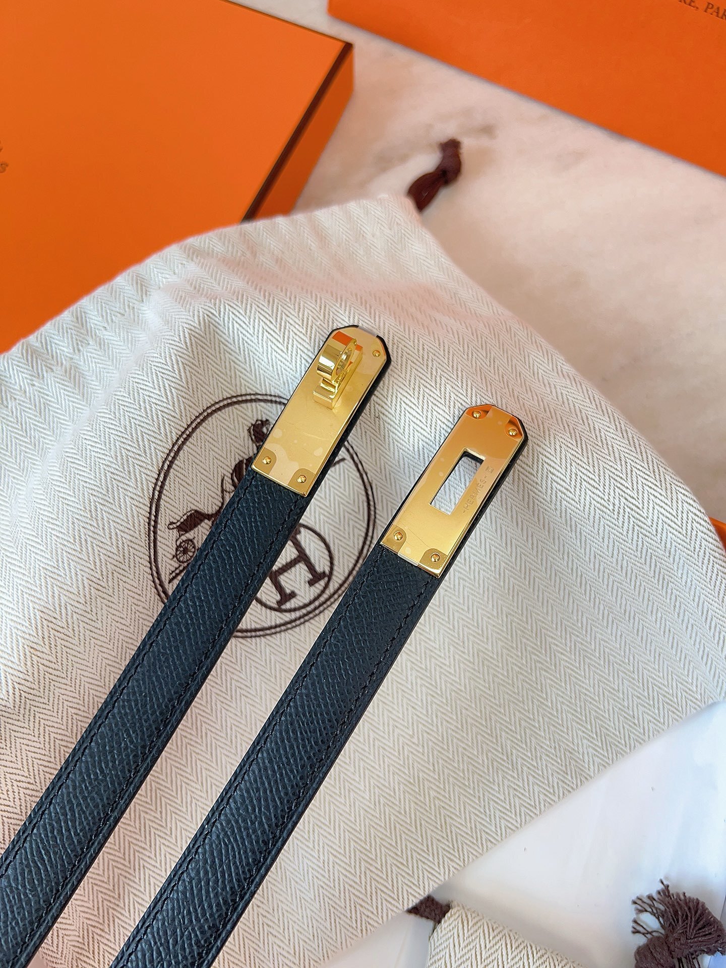 Hermès Kelly 18 Belt - Black Epsom Leather with Gold Hardware