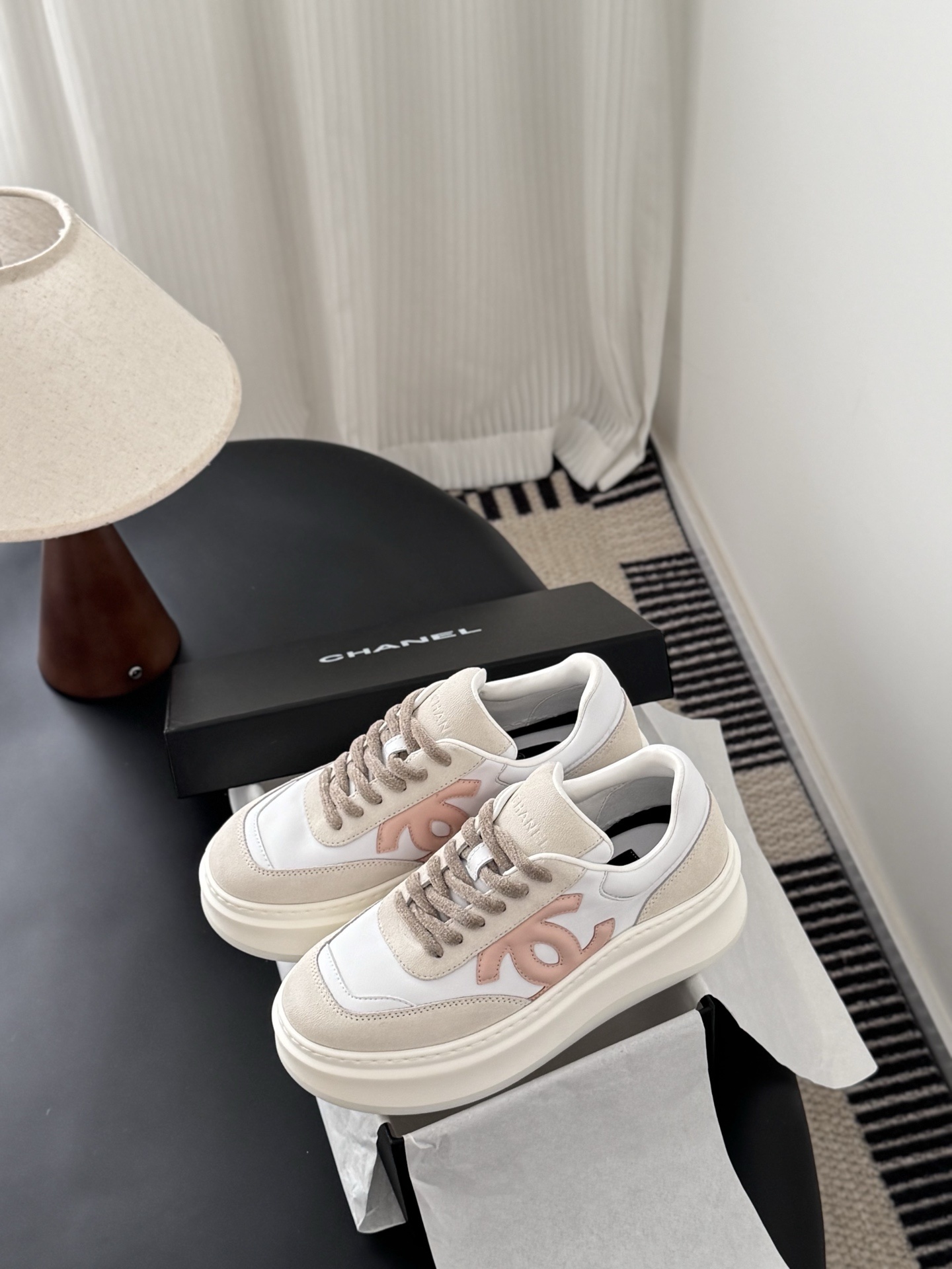 A pair of Chanel white and cream leather platform sneakers with pink interlocking C logo and original black box. - Hình 9