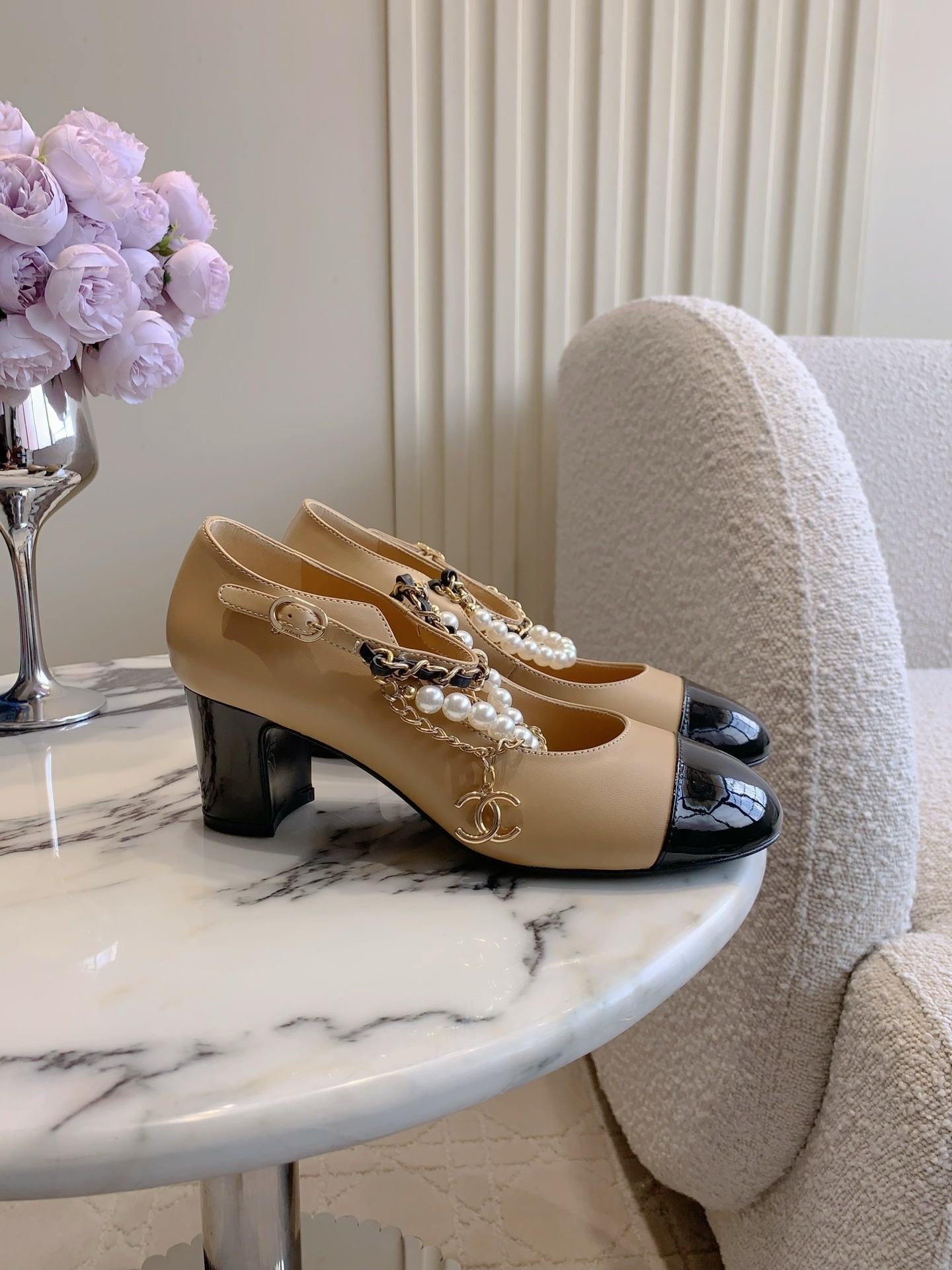 Chanel Pearl Chain Mary Jane Pumps – Beige & Black Cap Toe