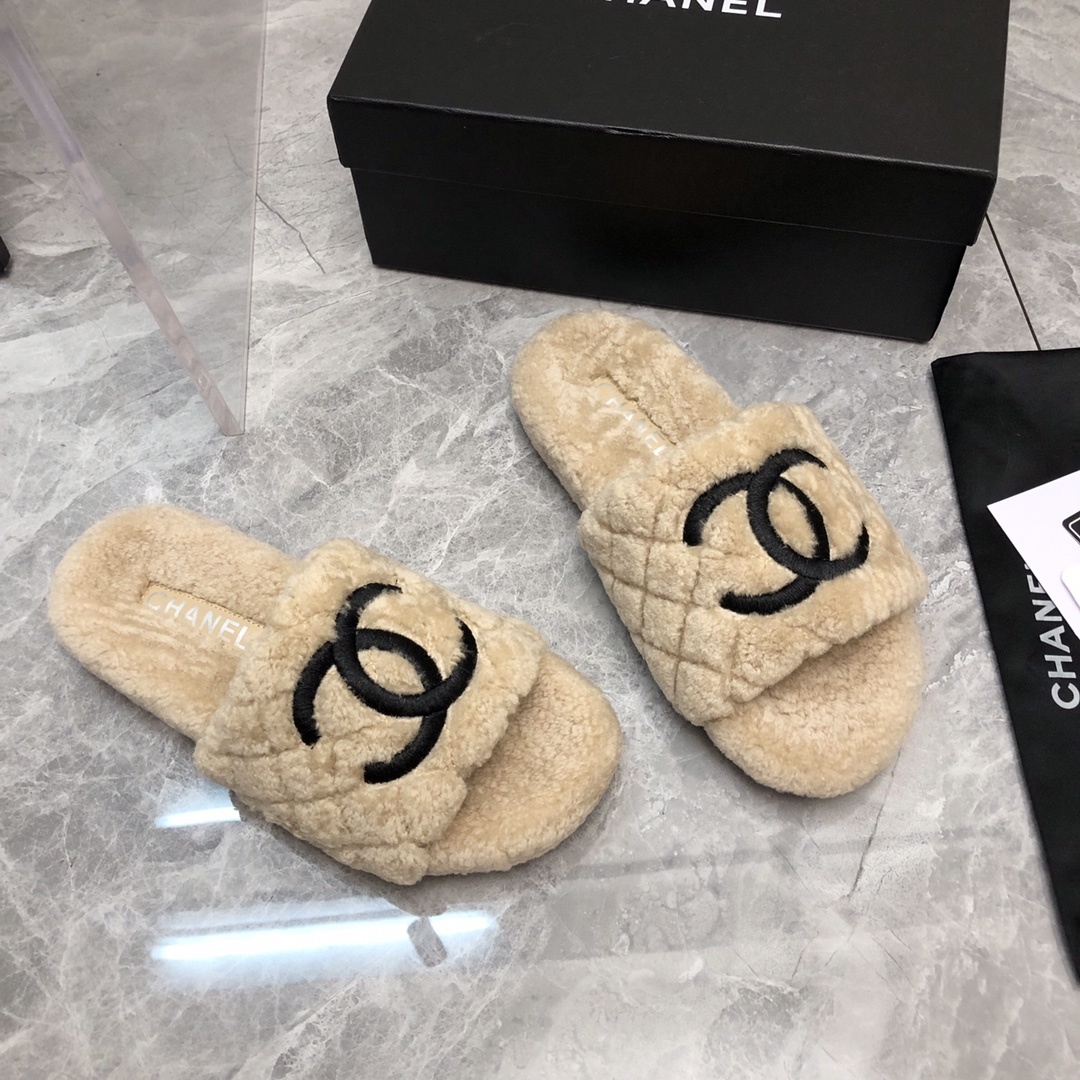 Luxury Chanel Quilted Shearling Slides – Elegant Beige Fur Slippers