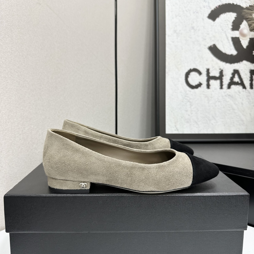 Chanel Suede Ballerina Flats Beige Black Toe Cap CC Logo