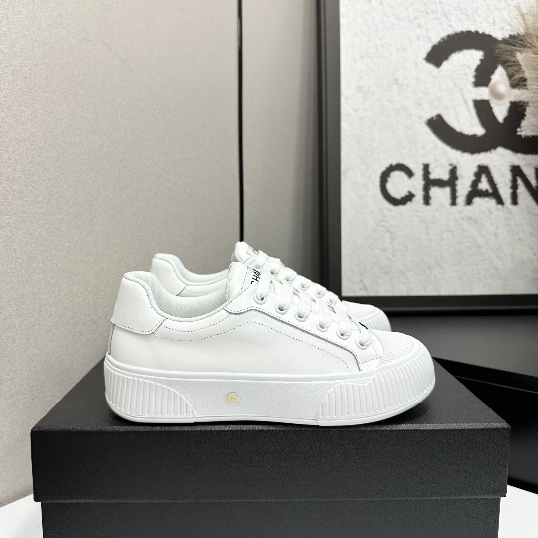 Chanel Luxury White Leather Platform Sneakers for Women