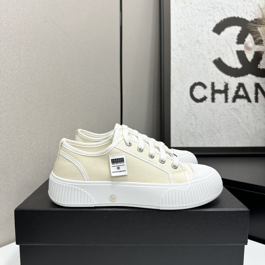 Women’s Designer Style Canvas Sneakers – Cream White Chunky Sole