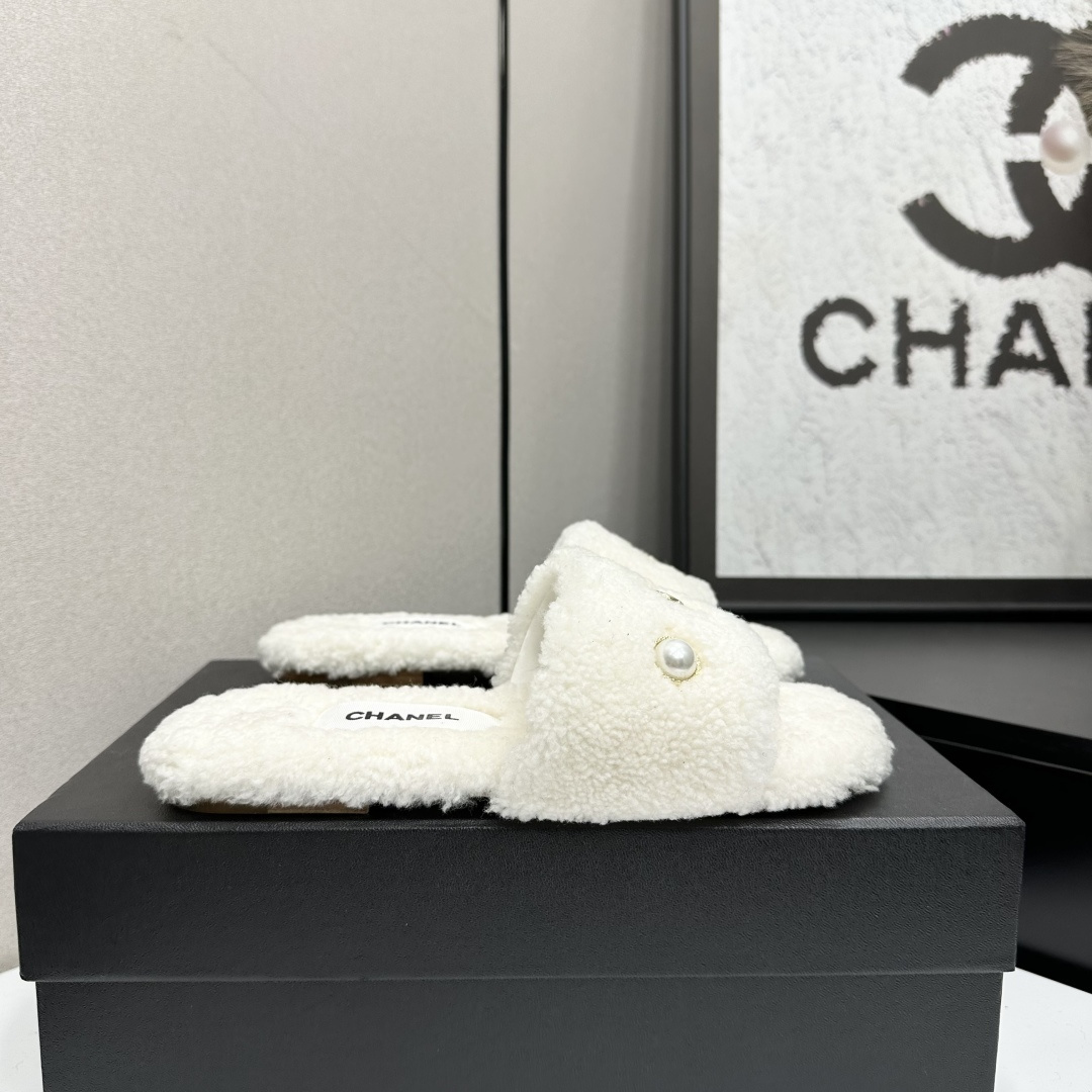 Luxury White Shearling Slides with Pearl Detail & Gold Logo