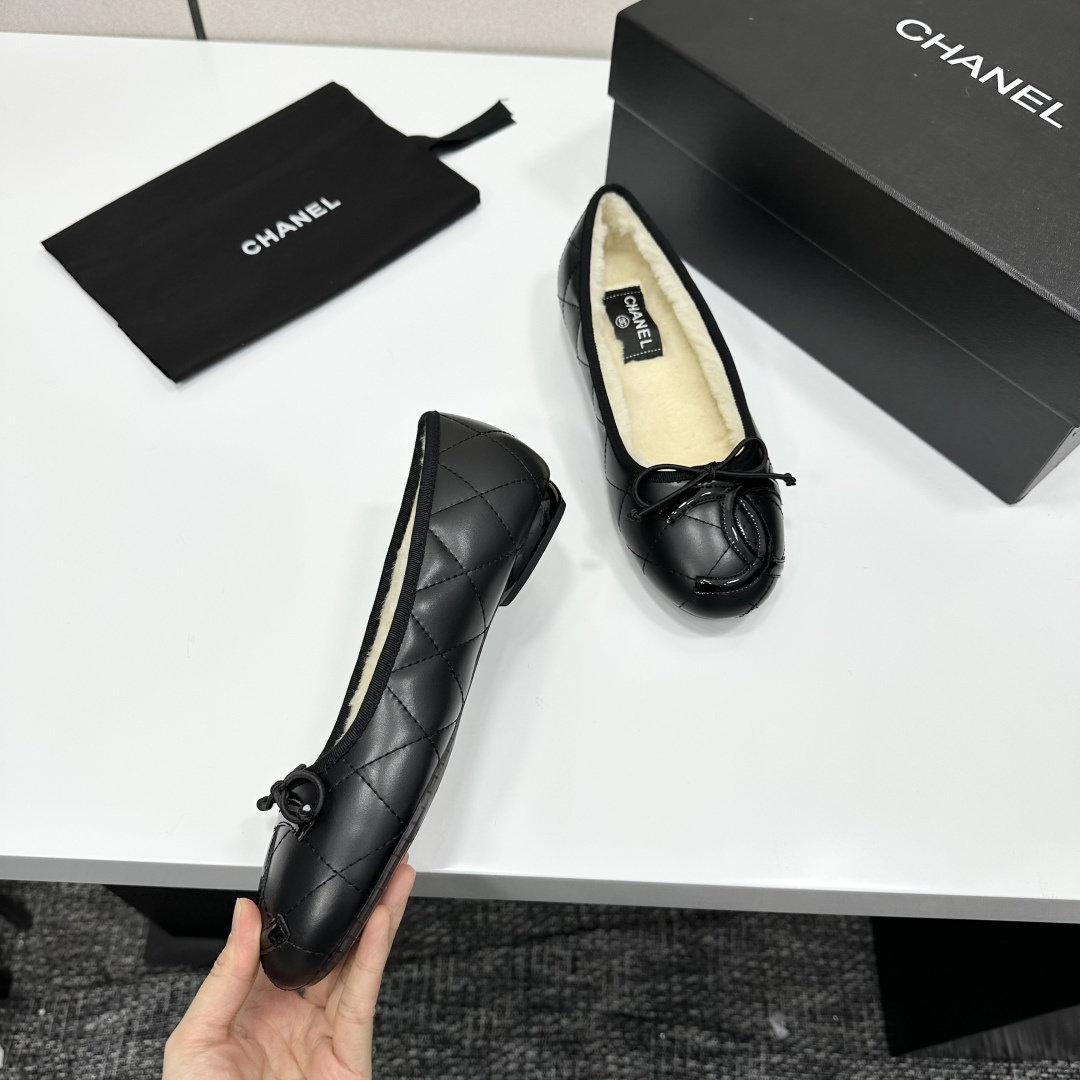 Chanel Black Quilted Leather Ballet Flats with Shearling Lining
