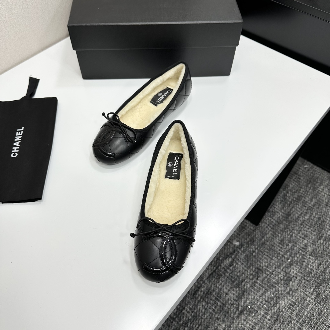 Chanel Black Quilted Leather Ballet Flats with Shearling Lining