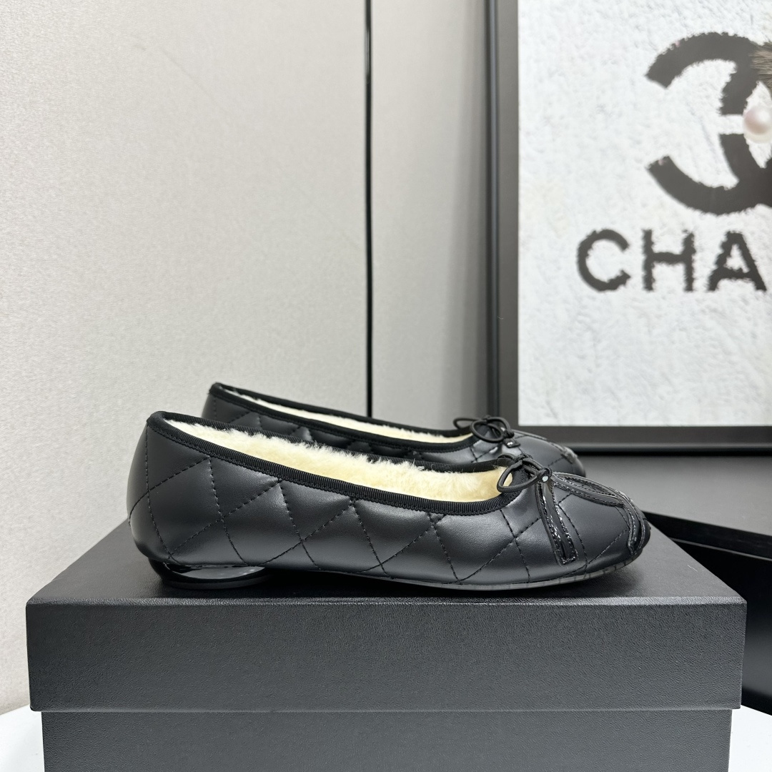 Chanel Black Quilted Leather Ballet Flats with Shearling Lining
