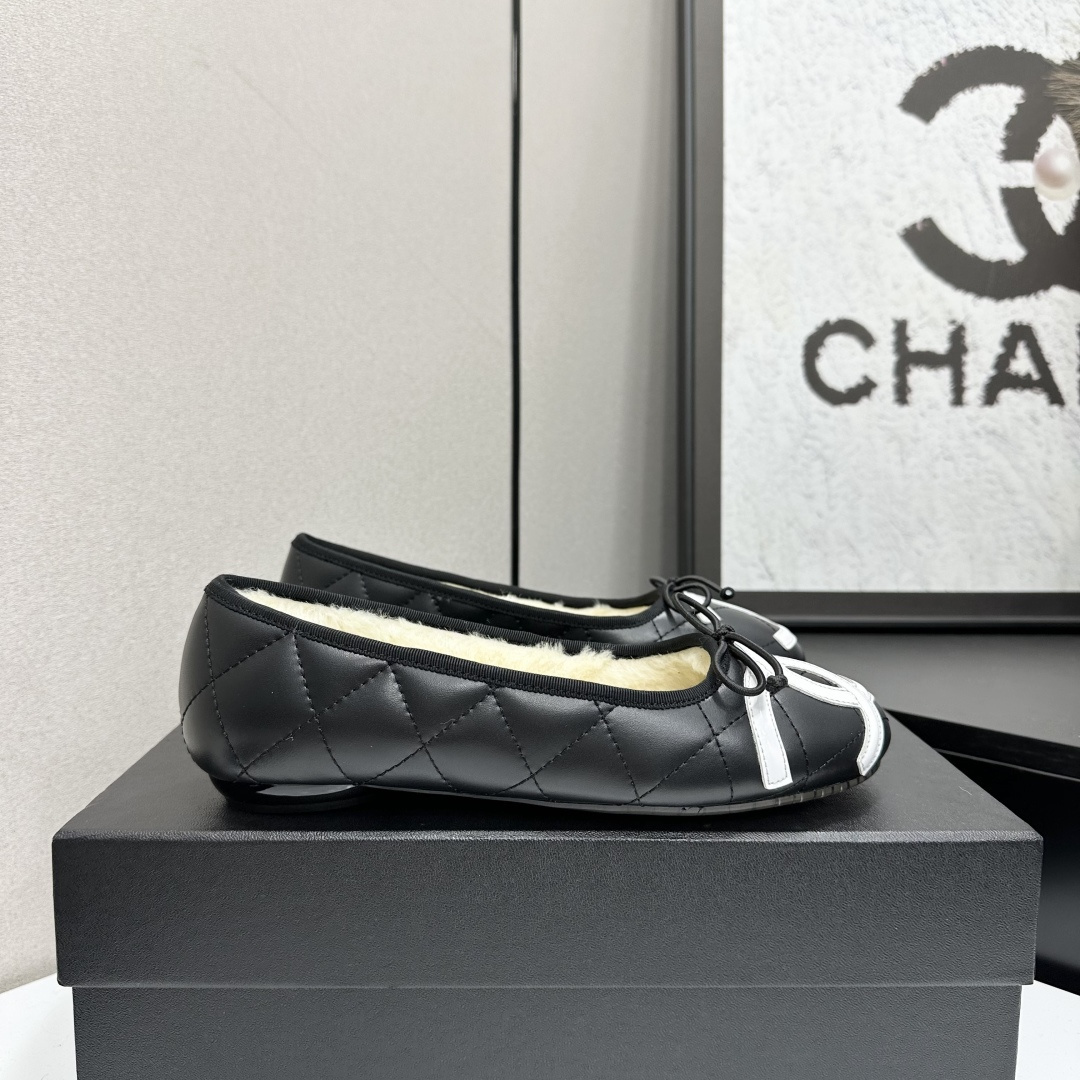 Chanel Black Quilted Leather Ballerina Flats with Fur Lining