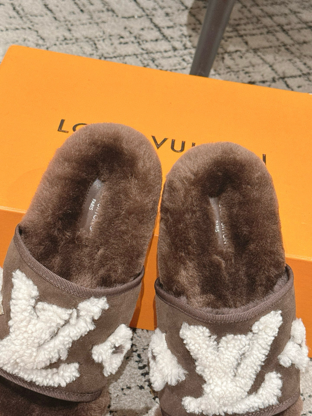 Louis Vuitton Brown Shearling LV Logo Slides - Luxury Fur Slippers