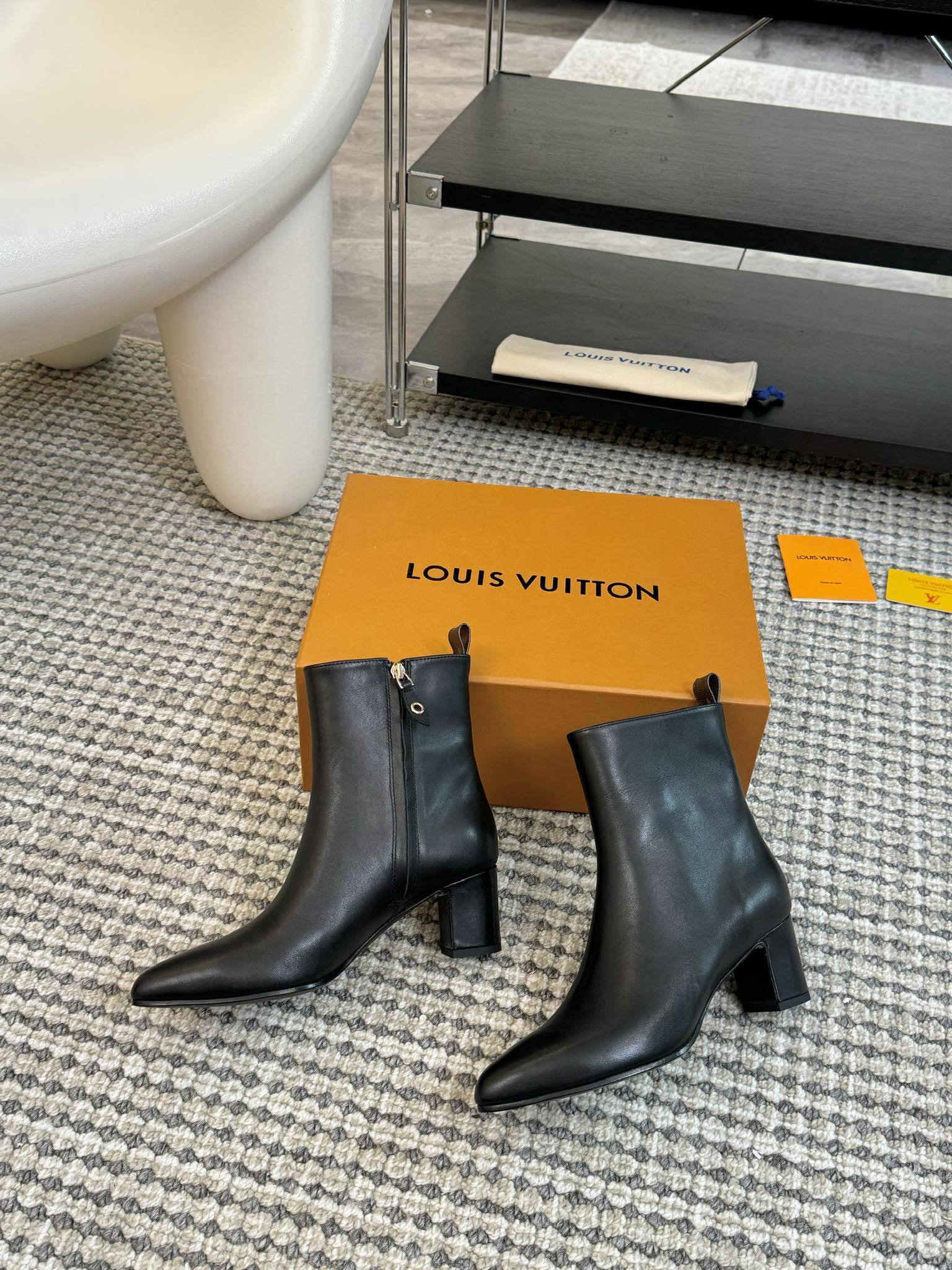 Louis Vuitton Black Calf Leather Pointed-Toe Ankle Boots