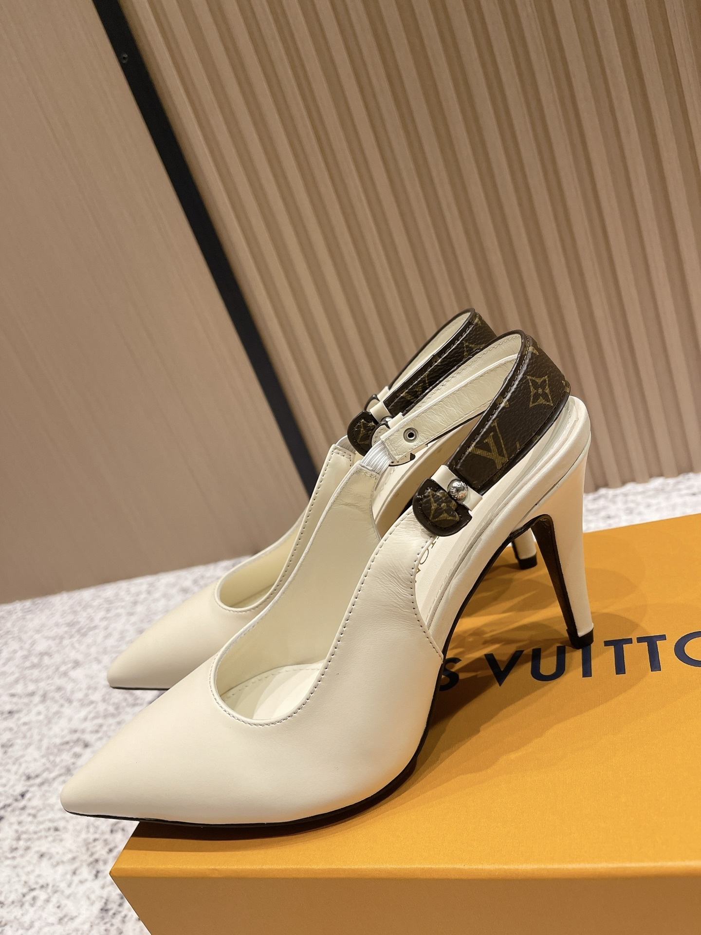Louis Vuitton Signature Monogram Cream Leather Slingback Pumps