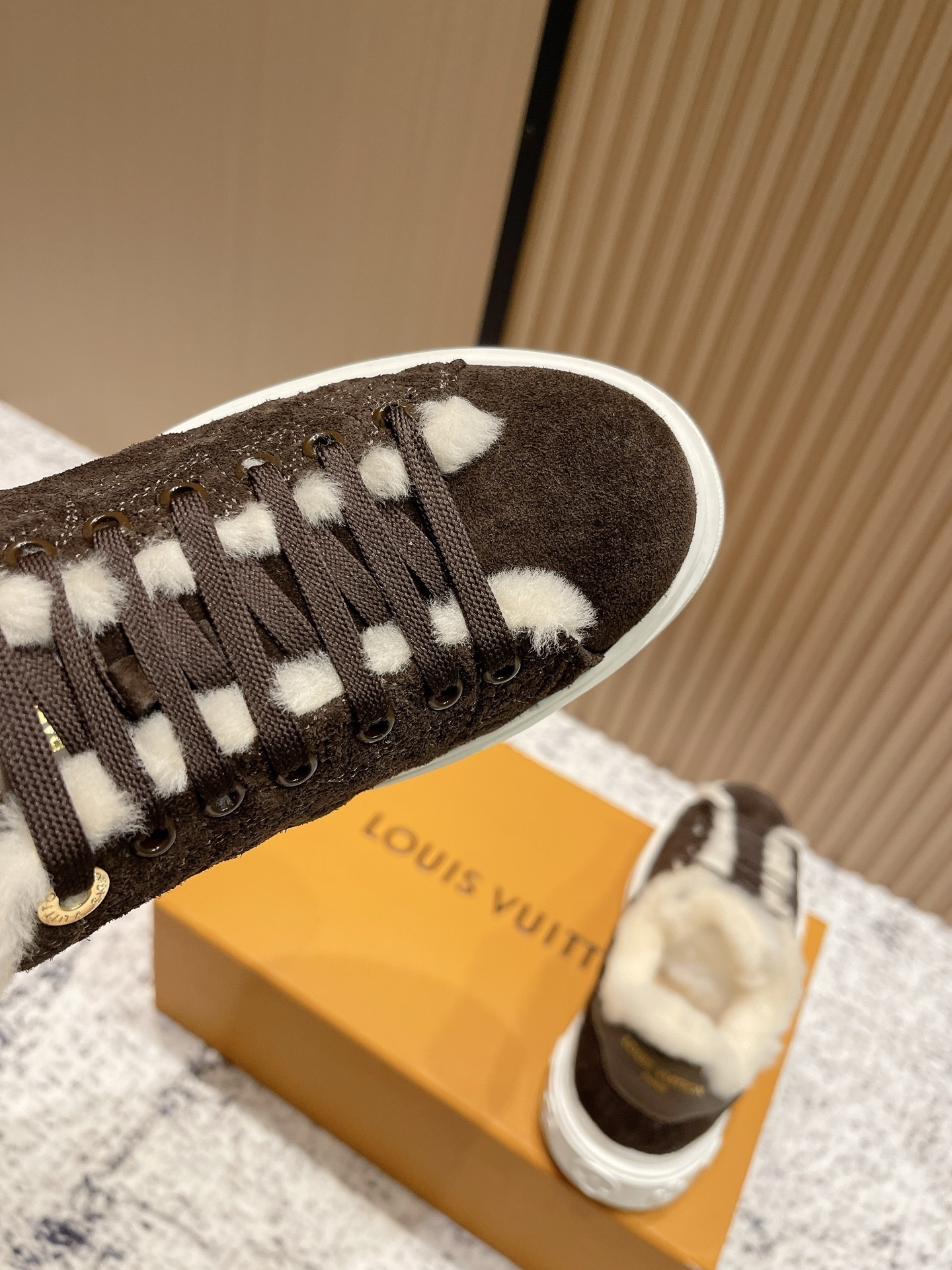 Premium Brown Suede Shearling-Lined Sneakers - Cozy Winter Fashion