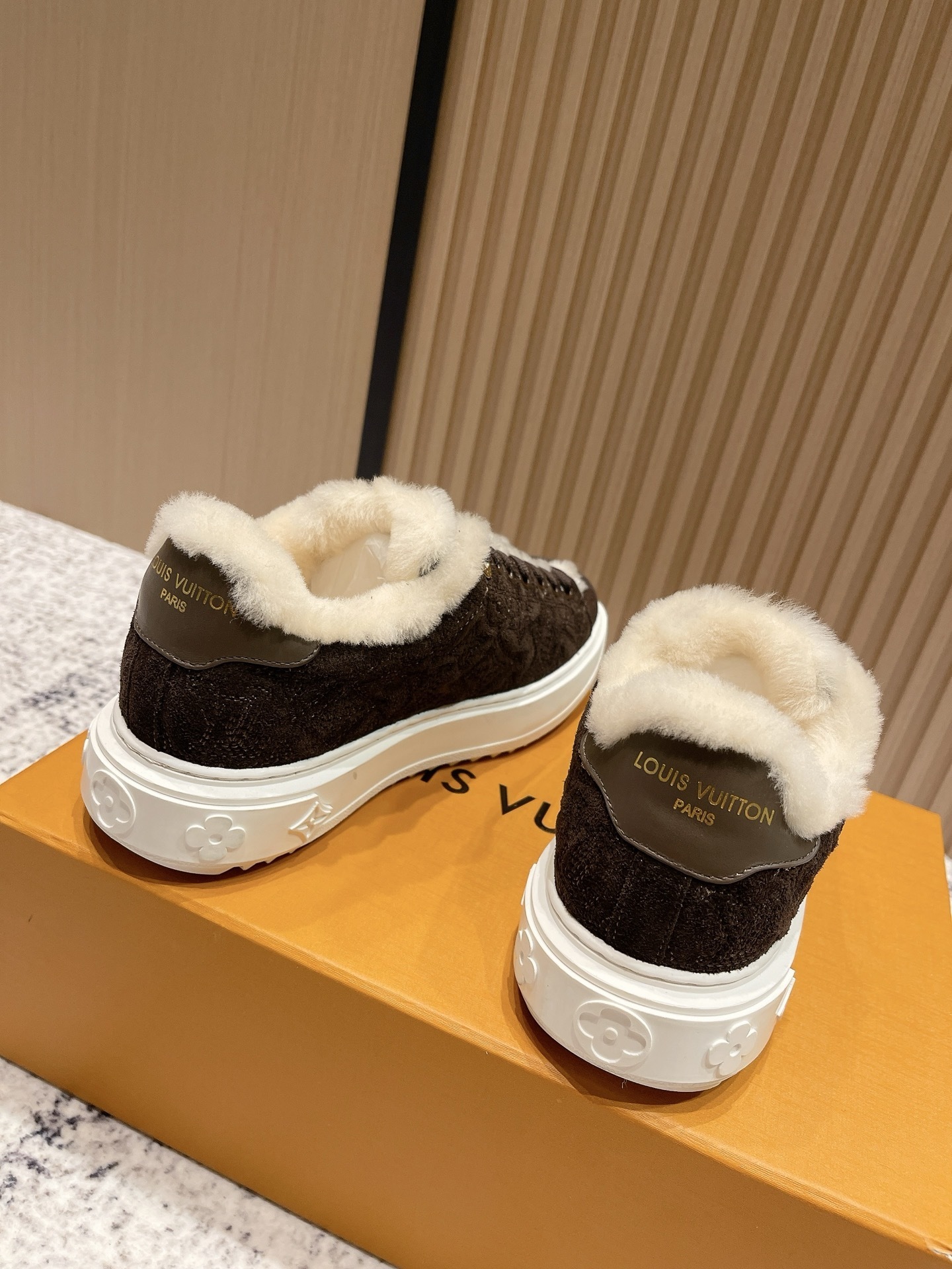 Premium Brown Suede Shearling-Lined Sneakers - Cozy Winter Fashion