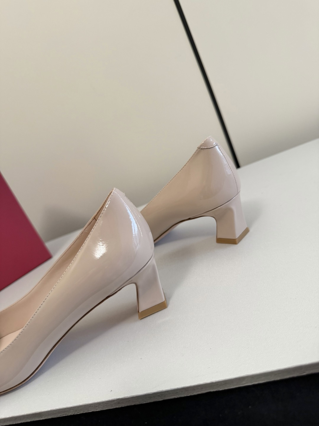 Roger Vivier Nude Patent Leather Square Buckle Low Heel Pumps