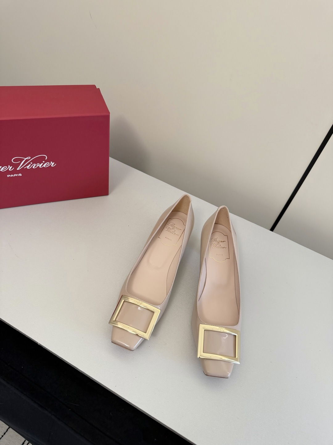 Roger Vivier Nude Patent Leather Square Buckle Low Heel Pumps