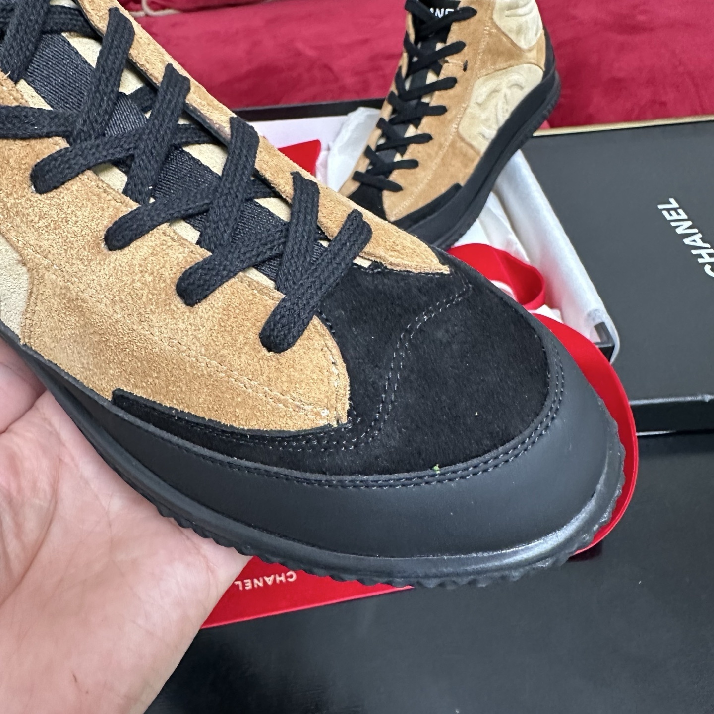 Chanel high-top sneakers in tan suede and black rubber with original packaging and red ribbons - Hình 6
