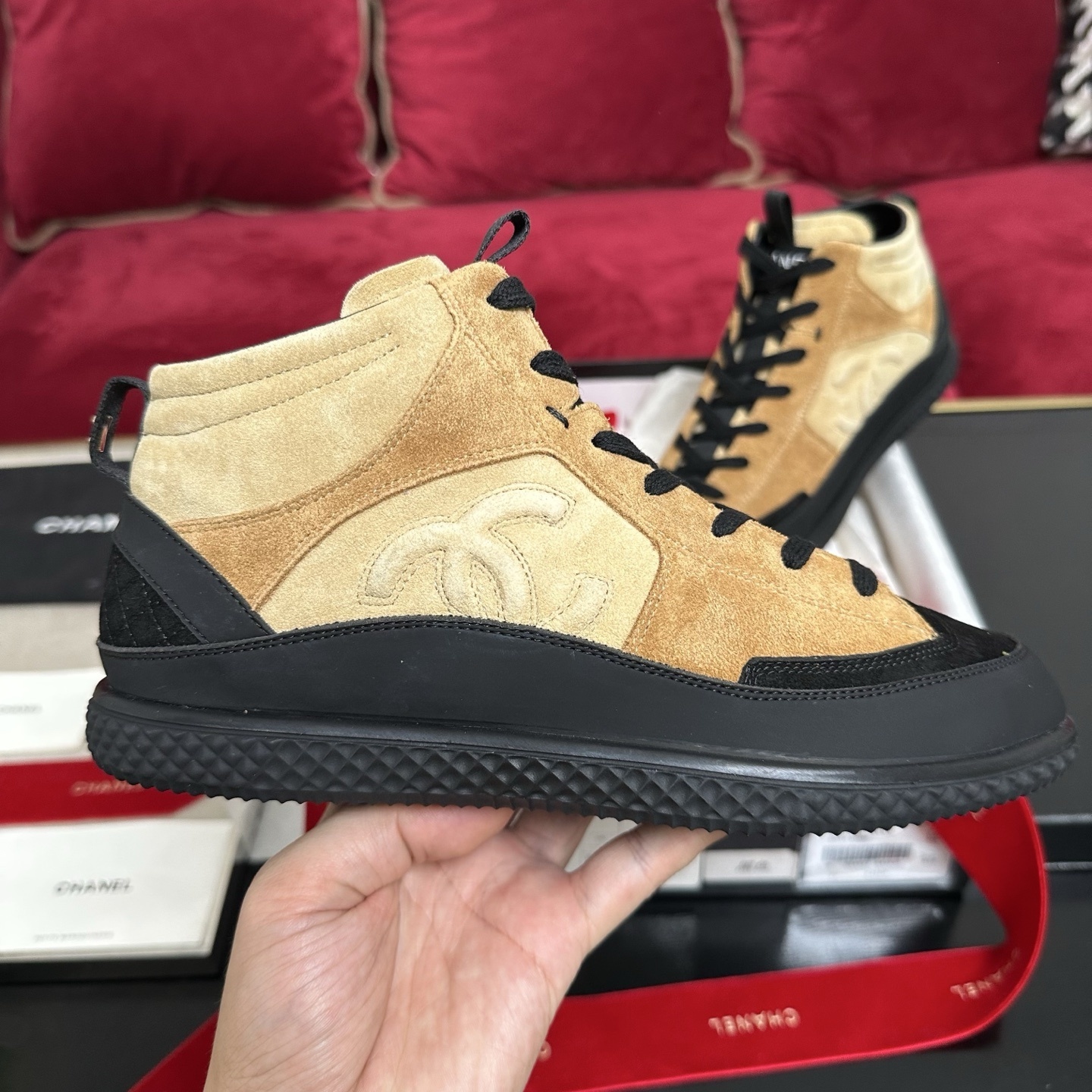 Chanel high-top sneakers in tan suede and black rubber with original packaging and red ribbons - Hình 5