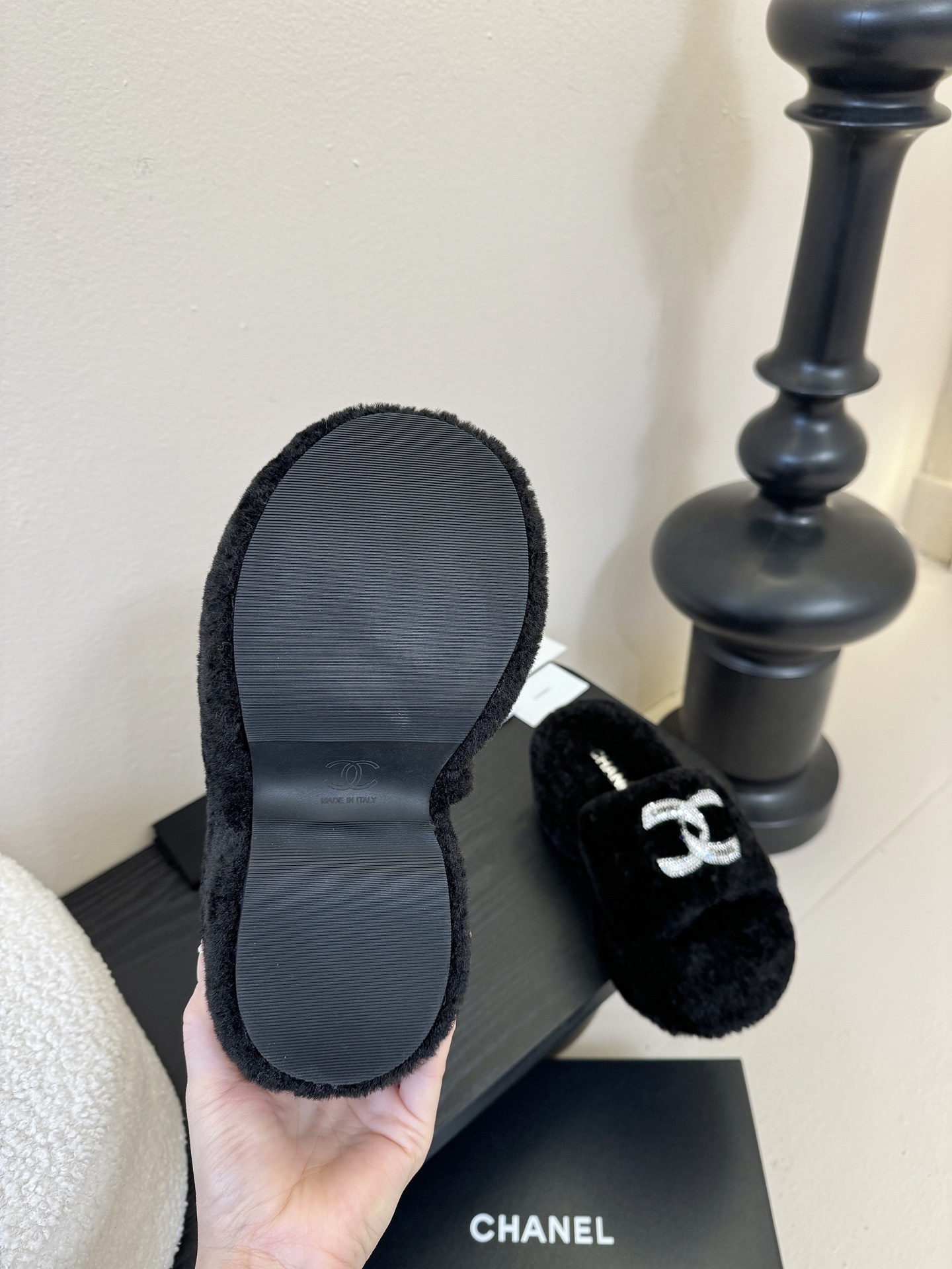 Luxury black Chanel shearling platform slides featuring crystal-embellished CC logos displayed with original packaging. - Hình 9