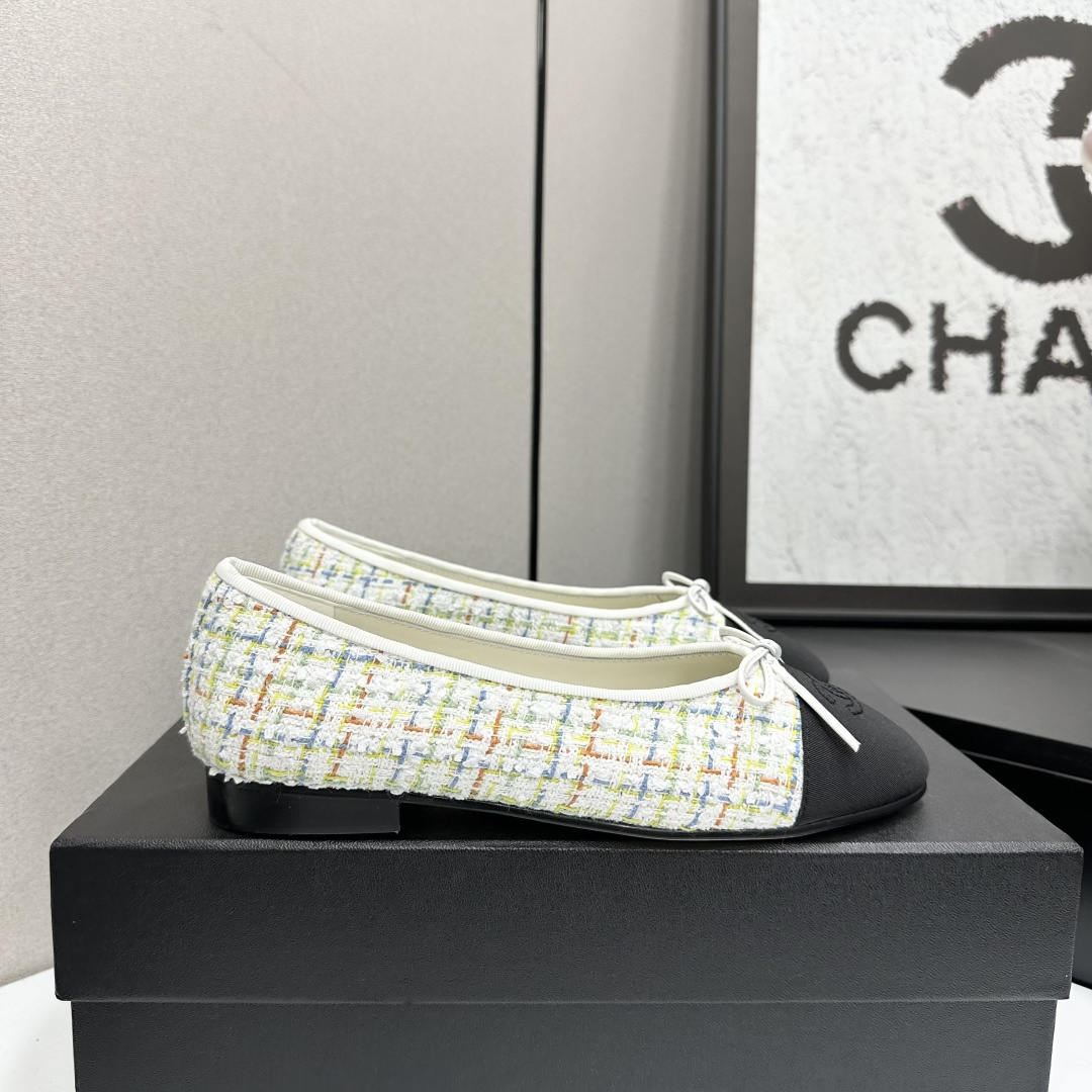 Elegant Tweed Ballet Flats – Multi-Color White with Black Toe Cap