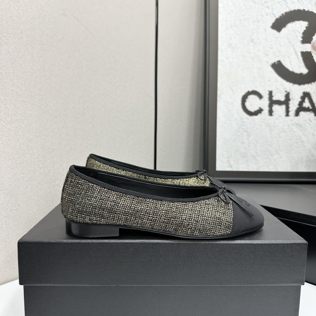 Luxury Tweed Ballerina Flats with Black Cap Toe & Bow