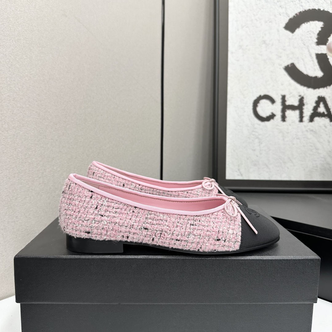 Chanel Pink Tweed Ballet Flats – Elegant Black Cap Toe Shoes