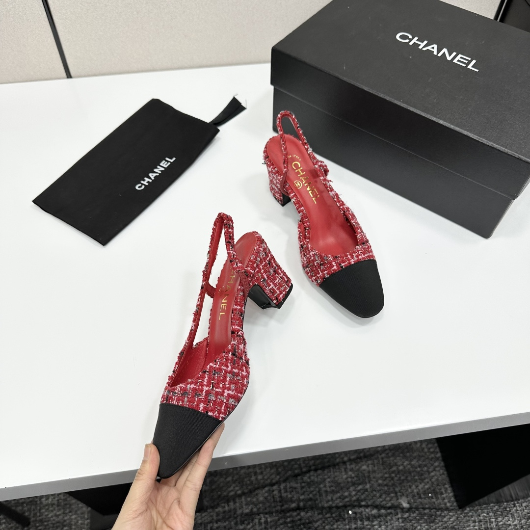 Elegant red tweed slingback pumps with a black cap toe and gold logo on the block heel - Hình 10