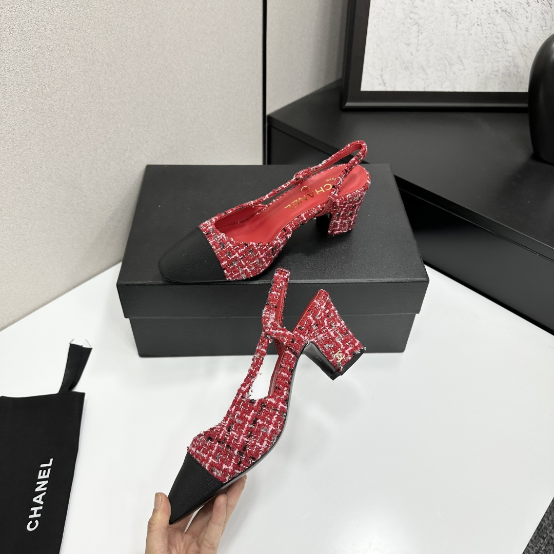 Elegant red tweed slingback pumps with a black cap toe and gold logo on the block heel - Hình 4