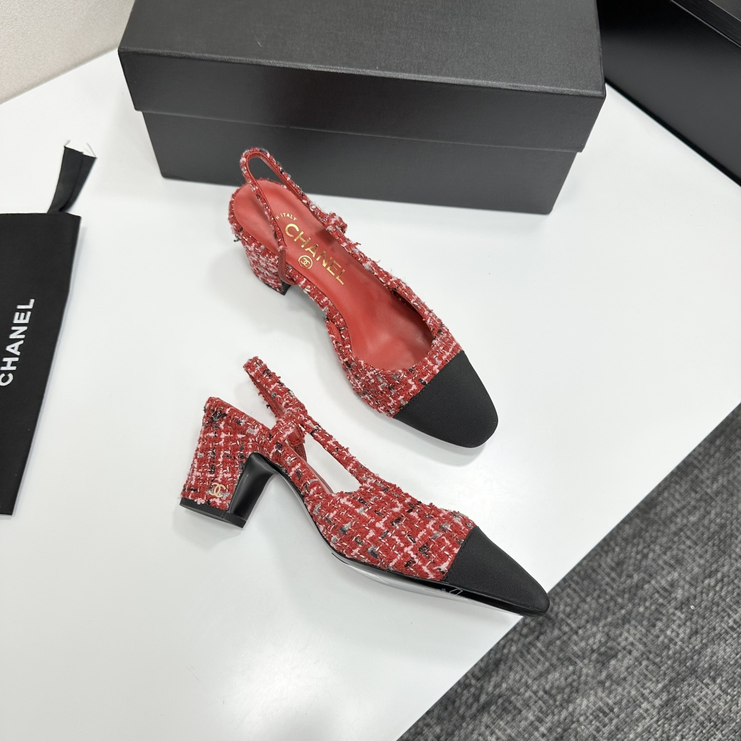Elegant red tweed slingback pumps with a black cap toe and gold logo on the block heel - Hình 2