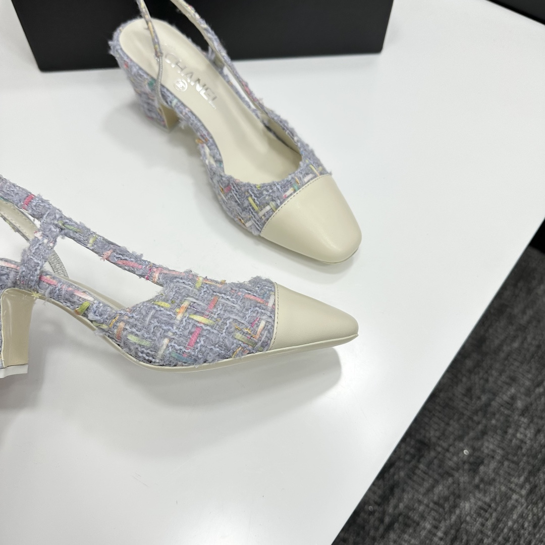 Authentic Chanel pastel purple tweed slingback pumps with cream leather cap toe on a black display box - Hình 10
