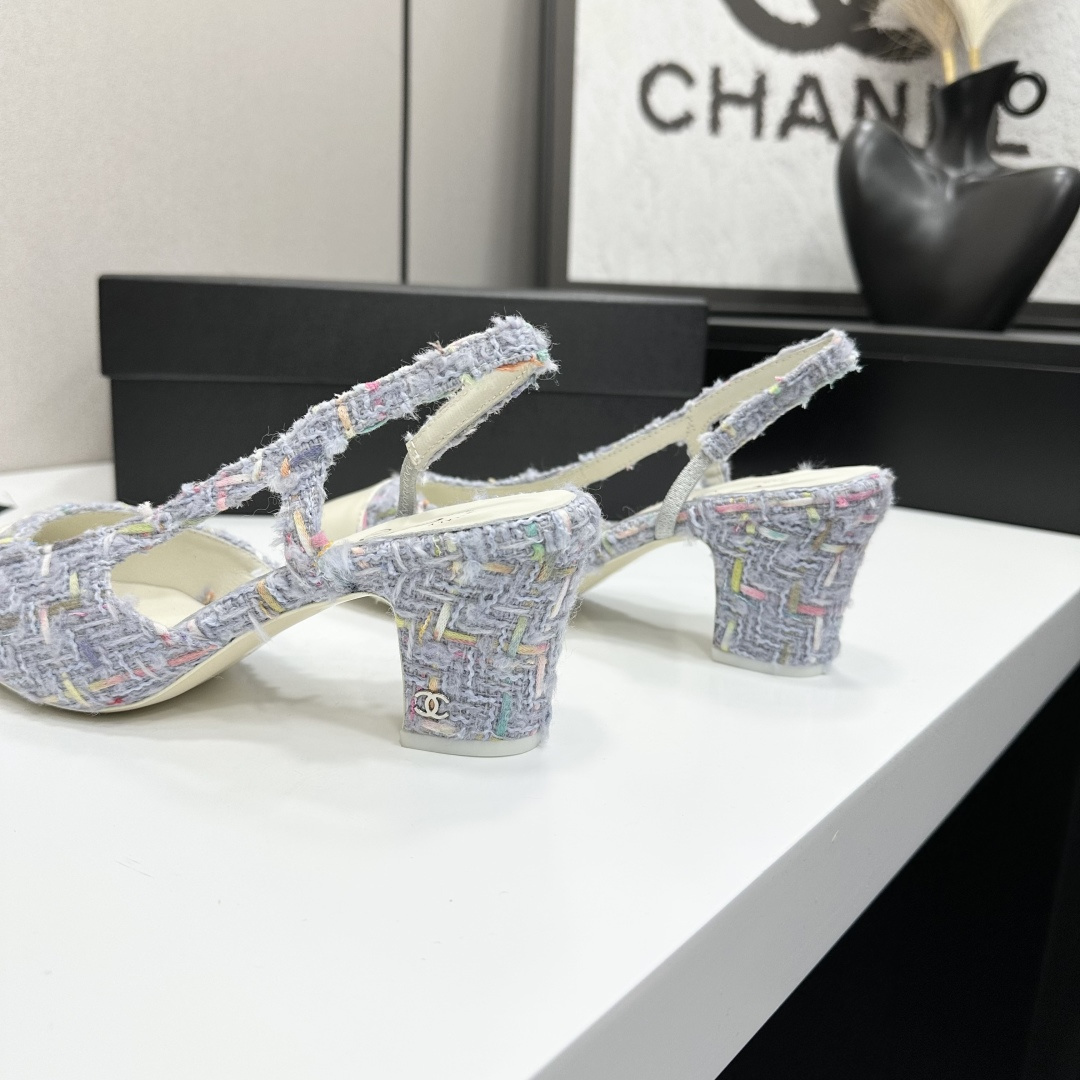 Authentic Chanel pastel purple tweed slingback pumps with cream leather cap toe on a black display box - Hình 8