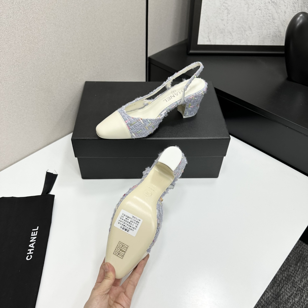Authentic Chanel pastel purple tweed slingback pumps with cream leather cap toe on a black display box - Hình 5