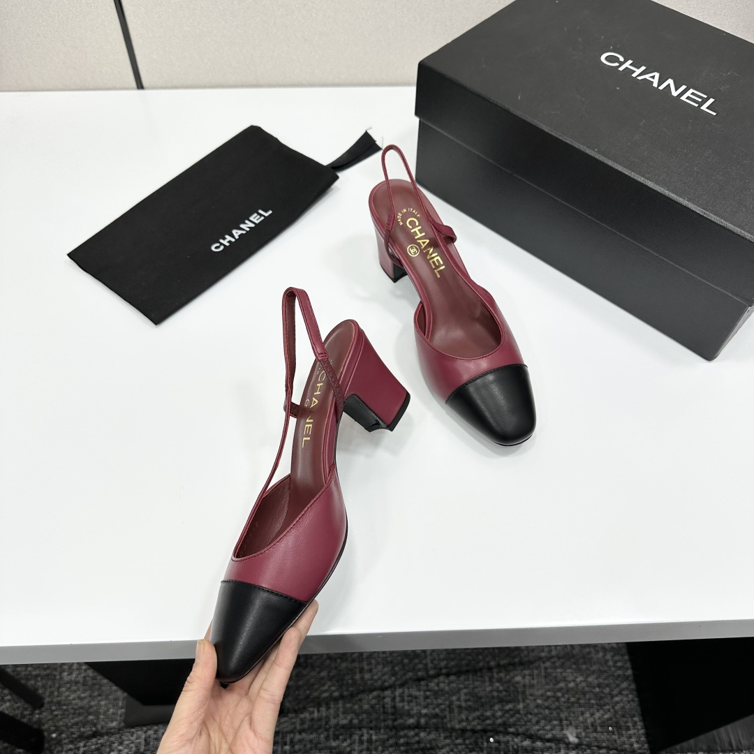 Elegant Chanel slingback heels in burgundy leather with a black toe cap and block heel featuring the CC logo. - Hình 8