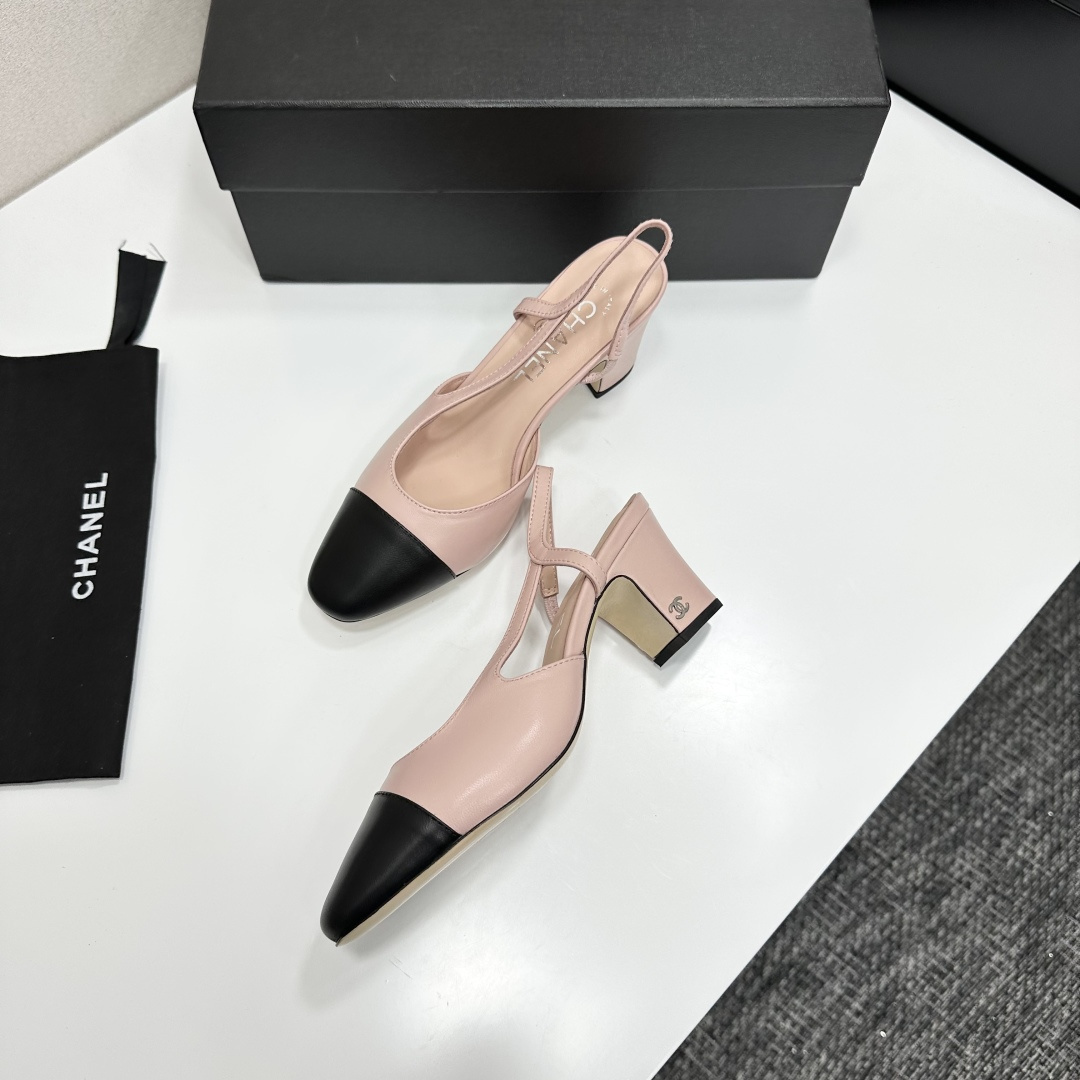 Luxury Chanel pink leather slingback pumps with a black toe cap and a block heel featuring the silver CC logo. - Hình 6