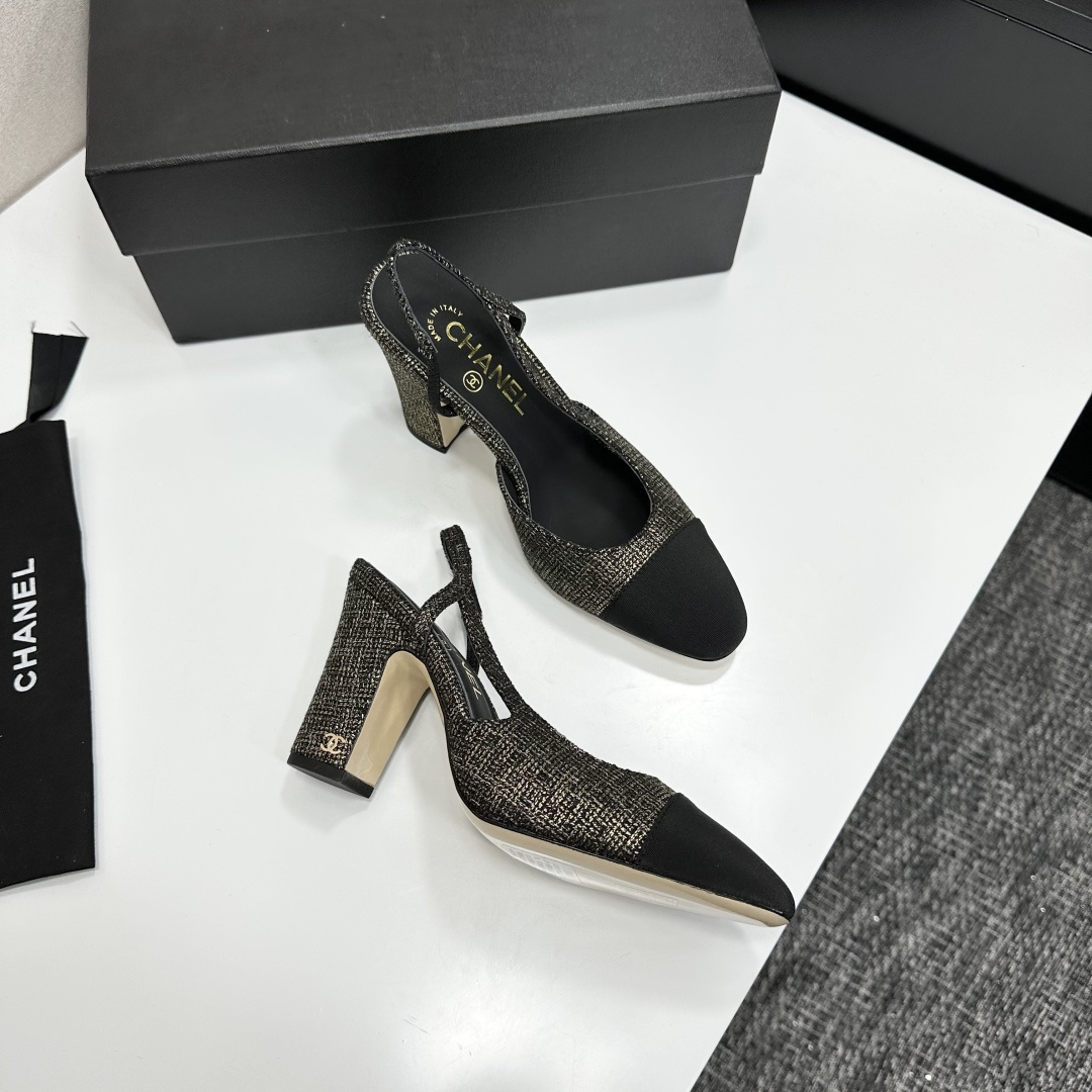 Chanel metallic gold and black tweed slingback pumps with black cap toe and block heel on a black box - Hình 11