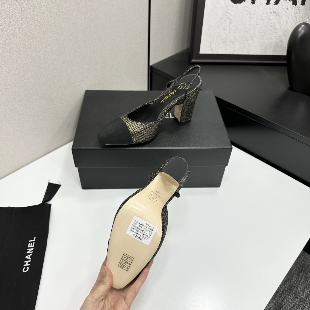 Chanel metallic gold and black tweed slingback pumps with black cap toe and block heel on a black box - Hình 6
