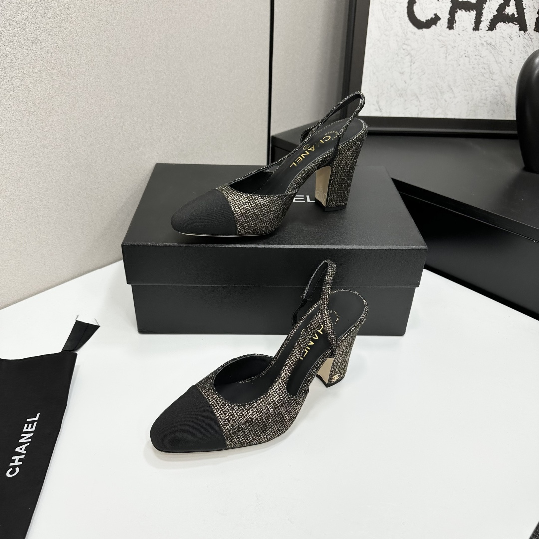 Chanel metallic gold and black tweed slingback pumps with black cap toe and block heel on a black box - Hình 4